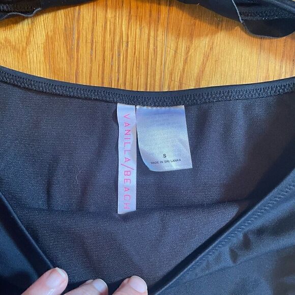 VANILLA BEACH | black scallop edged bikini S - Picture 2 of 6